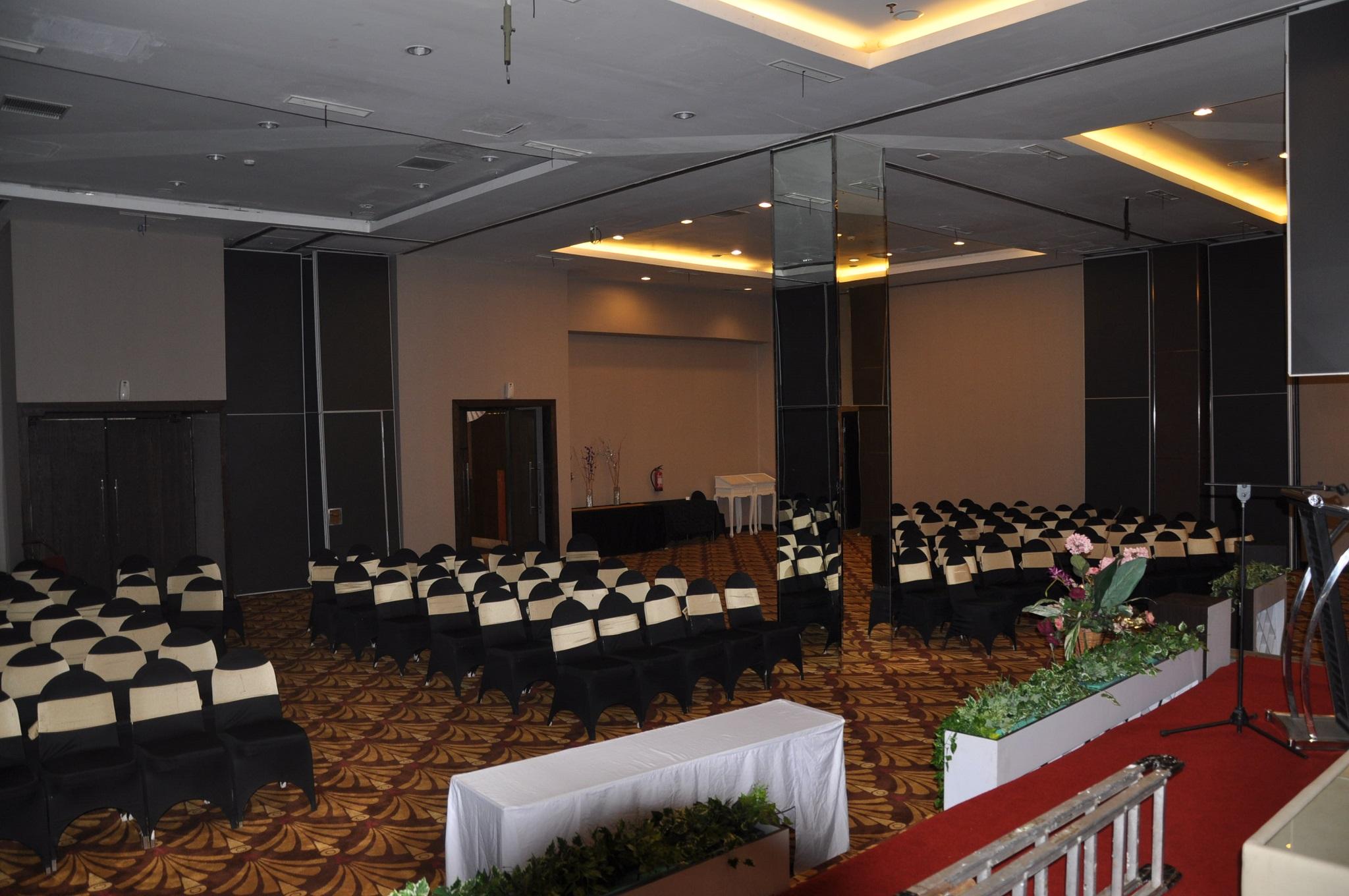 Aston Jember Hotel y Centro de Conferencias Exterior foto